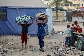 Displaced Palestinian Children - Gaza