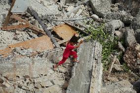 Israeli Forces Demolish Hebron Family's Home - Palestine