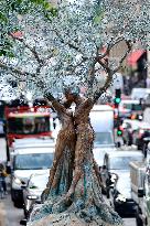 Vital Impulse - Andrea Roggi s Sculptures in Paris