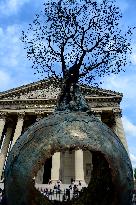 Vital Impulse - Andrea Roggi s Sculptures in Paris
