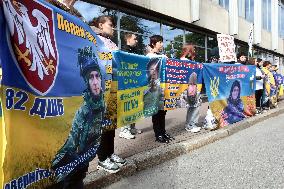 Rally in support of Ukrainian POWs at parliament in Kyiv