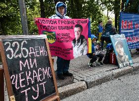 Rally in support of Ukrainian POWs at parliament in Kyiv