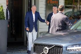 King Juan Carlos Leaves the Restaurant d'Berto - Spain