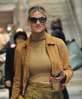 Michelle Hunziker Shopping - Milan