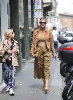 Michelle Hunziker Shopping - Milan