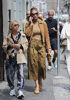 Michelle Hunziker Shopping - Milan