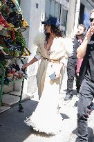 Kim Kardashian Shopping - Paris