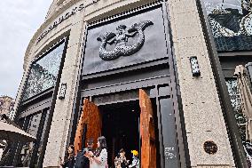 Starbucks Reserve Roastery in Shanghai