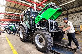 Chinese Agricultural Machinery Tractors Export To Russia