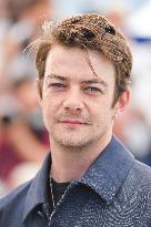 Cannes Qui Brille Au Combat Photocall AM