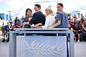 Cannes Qui Brille Au Combat Photocall AM