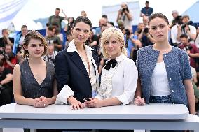 Cannes Qui Brille Au Combat Photocall AM