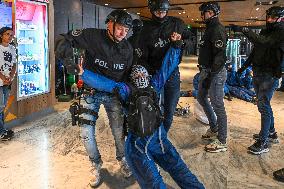 Protesters Occupy Maersk HQ - Rotterdam