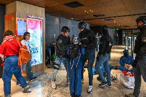 Protesters Occupy Maersk HQ - Rotterdam