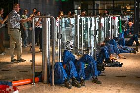 Protesters Occupy Maersk HQ - Rotterdam