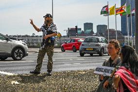 Protesters Occupy Maersk HQ - Rotterdam