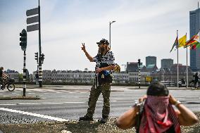 Protesters Occupy Maersk HQ - Rotterdam