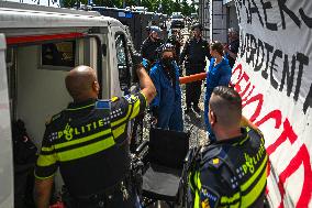 Protesters Occupy Maersk HQ - Rotterdam