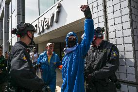 Protesters Occupy Maersk HQ - Rotterdam