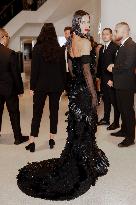 Cannes Irina Shayk is going out Hotel Martinez MP