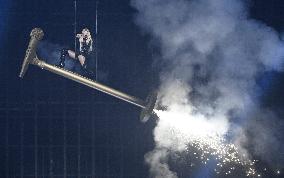 Pääseekö Suomen euroviisuedustaja lauantain finaaliin?