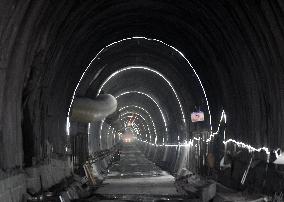 Rujin-Meizhou Railway Construction in Ganzhou