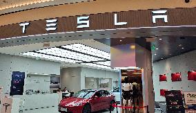 Tesla Store