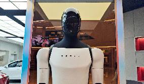 Tesla Store
