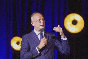 Edouard Philippe On A Trip To Loire-Atlantique - Pornic