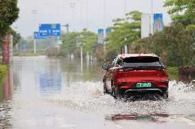 Rainstorm Red Alert in Liuzhou