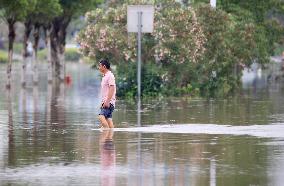 Rainstorm Red Alert in Liuzhou