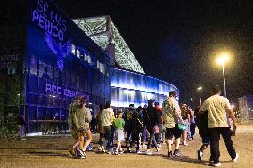 Car Strikes Crowd Before Barcelona Derby 13 Injured - Barcelona