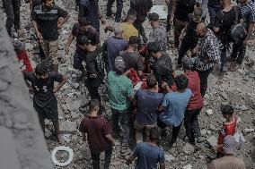 Israel Targets Al-Touba Mosque - Gaza