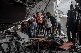 Israel Targets Al-Touba Mosque - Gaza