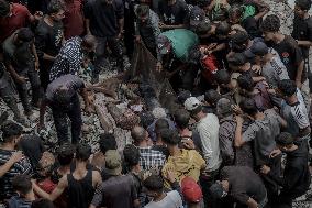 Israel Targets Al-Touba Mosque - Gaza