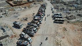 Displaced Syrian Families Leave Jarabulus to Return to Homs - Syria