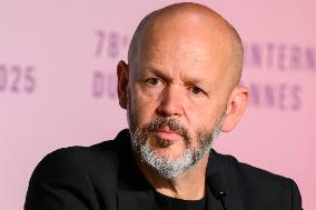 Cannes Dossier 137 Press Conference NG