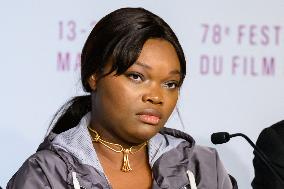 Cannes Dossier 137 Press Conference NG