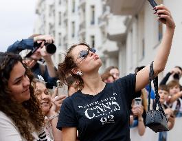 Cannes Adèle Exarchopoulos is going to Hotel Martinez MP