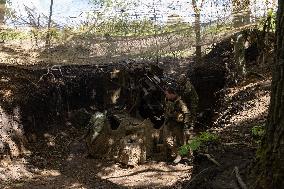 Ukrainian Servicemen Fire KS-19 Near Kharkiv