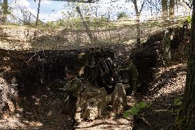 Ukrainian Servicemen Fire KS-19 Near Kharkiv