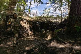 Ukrainian Servicemen Fire KS-19 Near Kharkiv