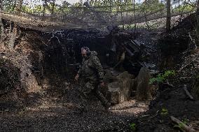 Ukrainian Servicemen Fire KS-19 Near Kharkiv