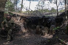 Ukrainian Servicemen Fire KS-19 Near Kharkiv