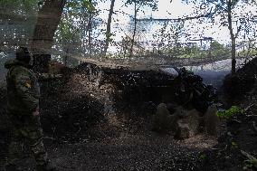 Ukrainian Servicemen Fire KS-19 Near Kharkiv