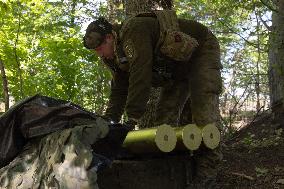 Ukrainian Servicemen Fire KS-19 Near Kharkiv
