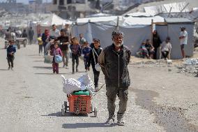Displaced Palestinians in Gaza City - Palestine