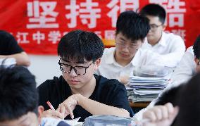 Gaokao Preparing