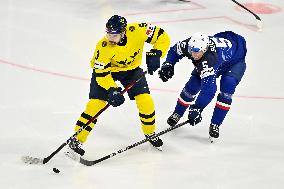 ICE HOCKEY WC FRANCE-SWEDEN