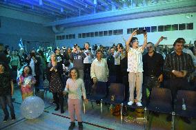 Fans follow the ESC 2025 Grand Final